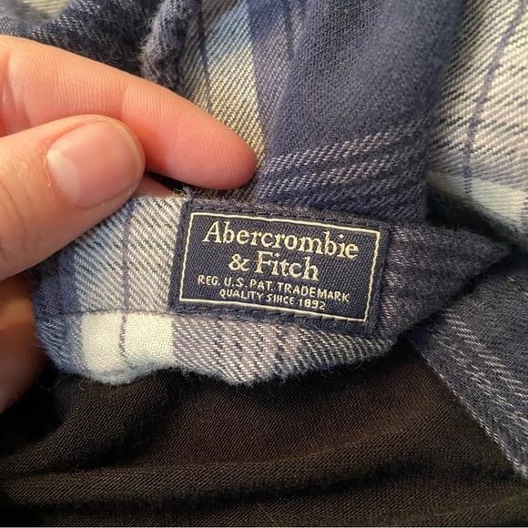 Abercrombie &  Fitch women’s blue plaid button up shirt in size small - Picture 8 of 8